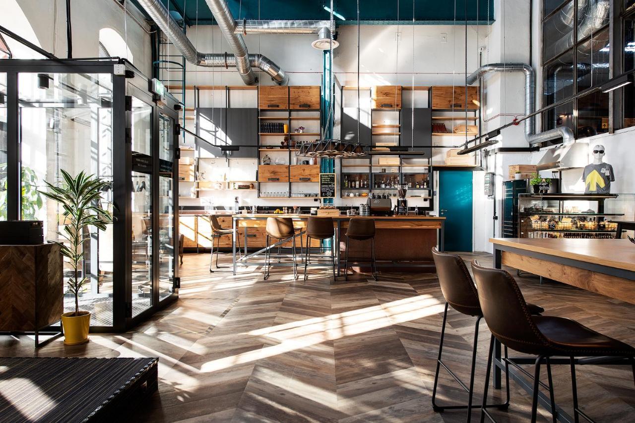 Hektor Container Hotel Таллин Экстерьер фото