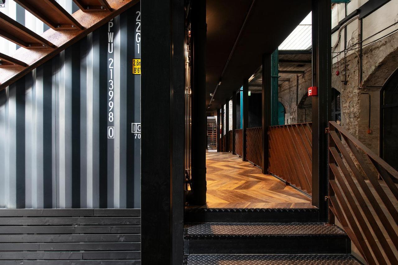 Hektor Container Hotel Таллин Экстерьер фото